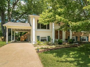 373 Messina Dr, Ballwin, MO 63021