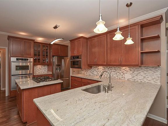 Upgraded kitchen with new SS appliances