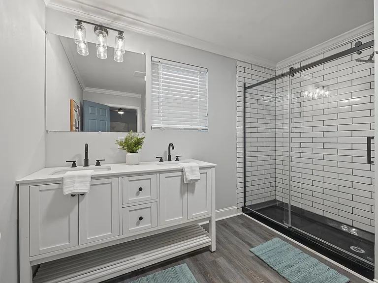 547 Erin Ave SW — Photo 10