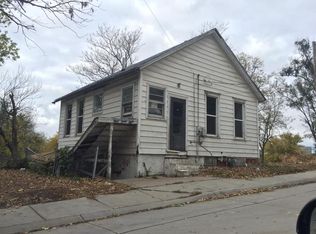 348 Scott St, Council Bluffs, IA 51503