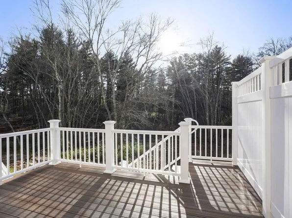 8 Southfield Ln, Sherborn, MA 01770