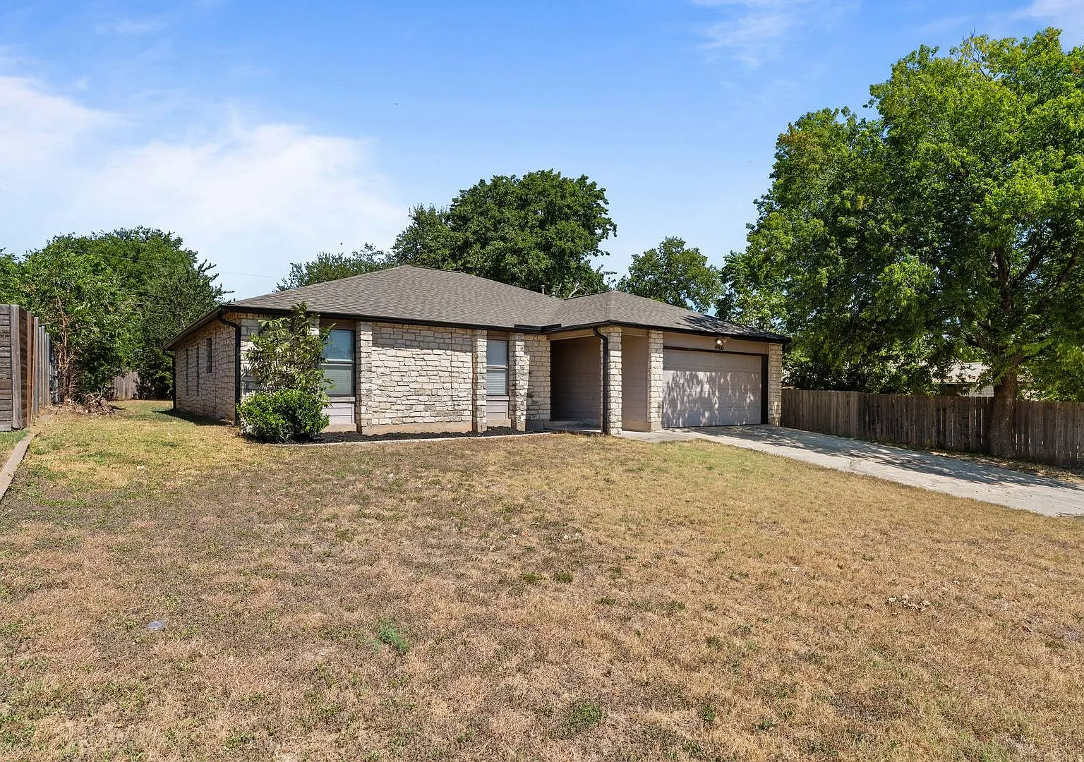3 bedroom house with fireplace and large fenced in yard - Available now! — Photo 2