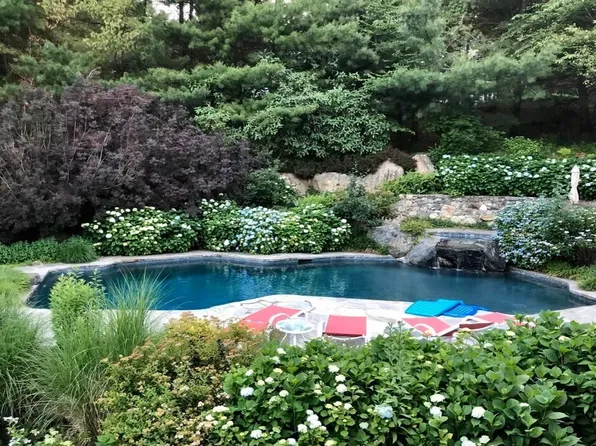 46 Woodbine Way, Stamford, CT 06903