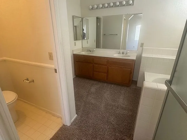 14333 La Crescenta Ave — Photo 23