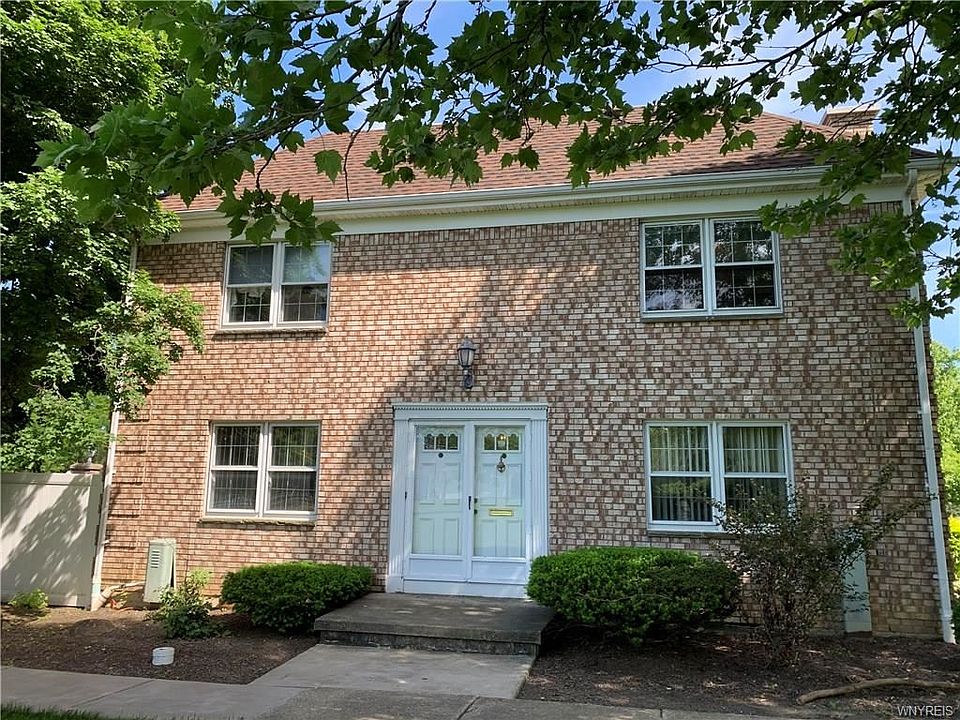 1st image of 30 Carriage Dr APT 1