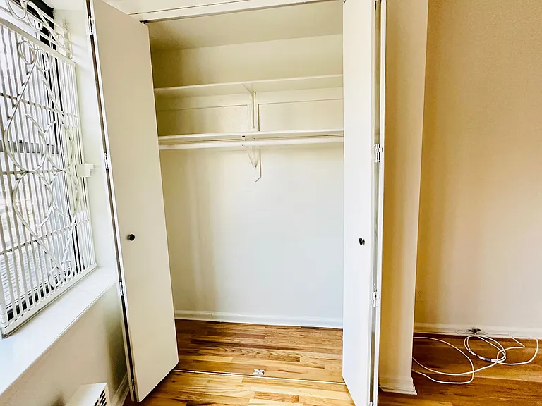 2731 Broadway #2D — Photo 5