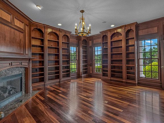 5th image of 1215 Rivergreen Ln