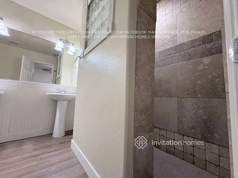 2627 N 70th Pl — Photo 11