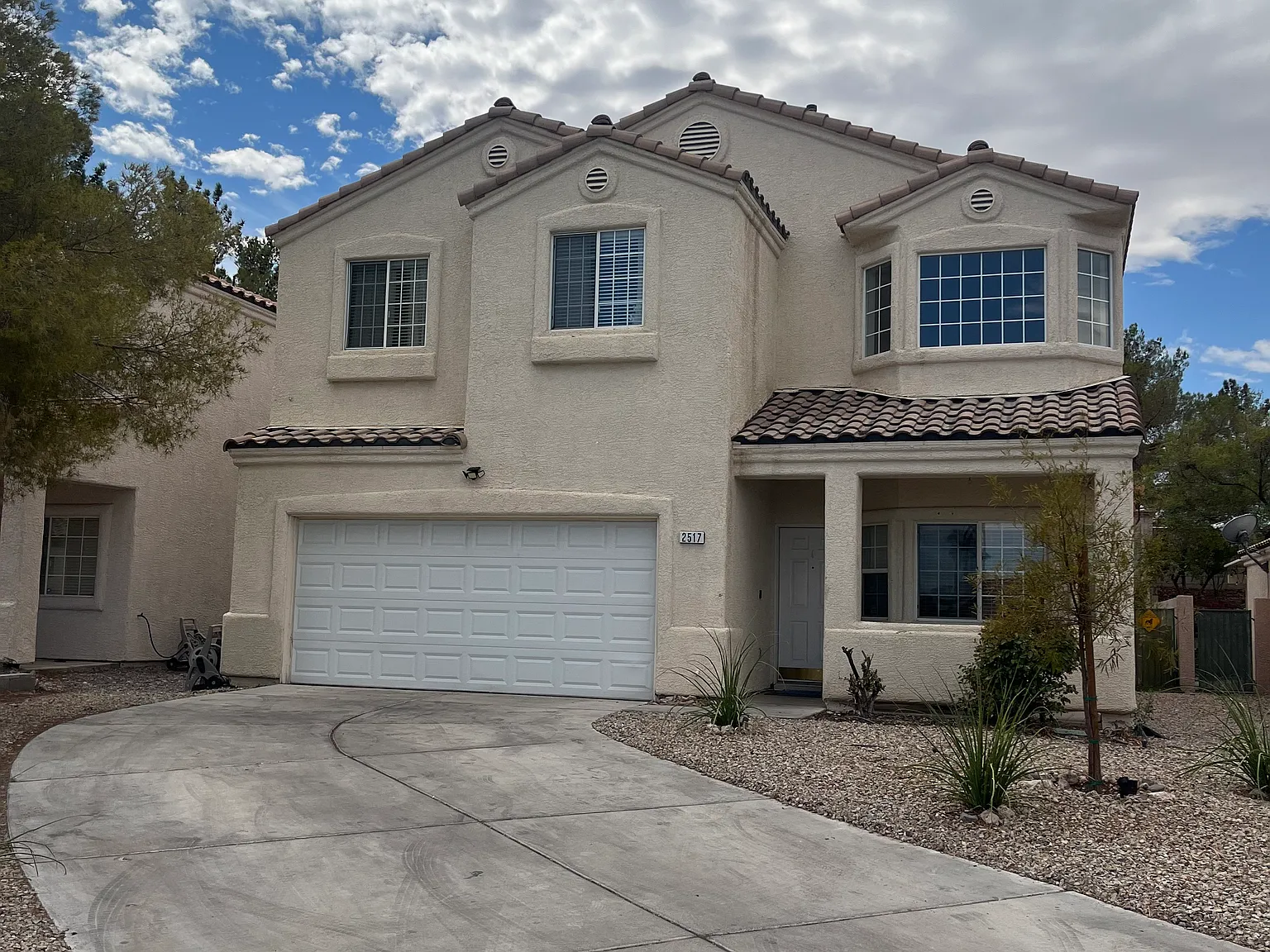 4 bed, 2.5 bath, 1810 sqft, $2,000 — Photo 1