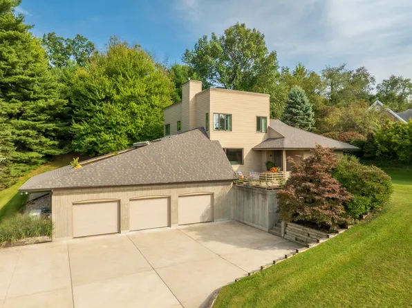 1927 N Country Ln, Michigan City, IN 46360