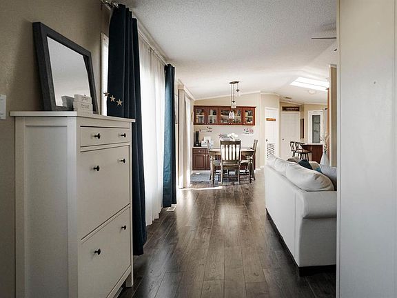 4th image of 164 NE Balsam Way