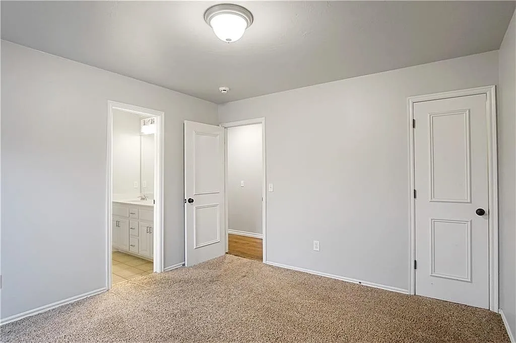 Forest Dale Dr_9417 - 1 — Photo 4