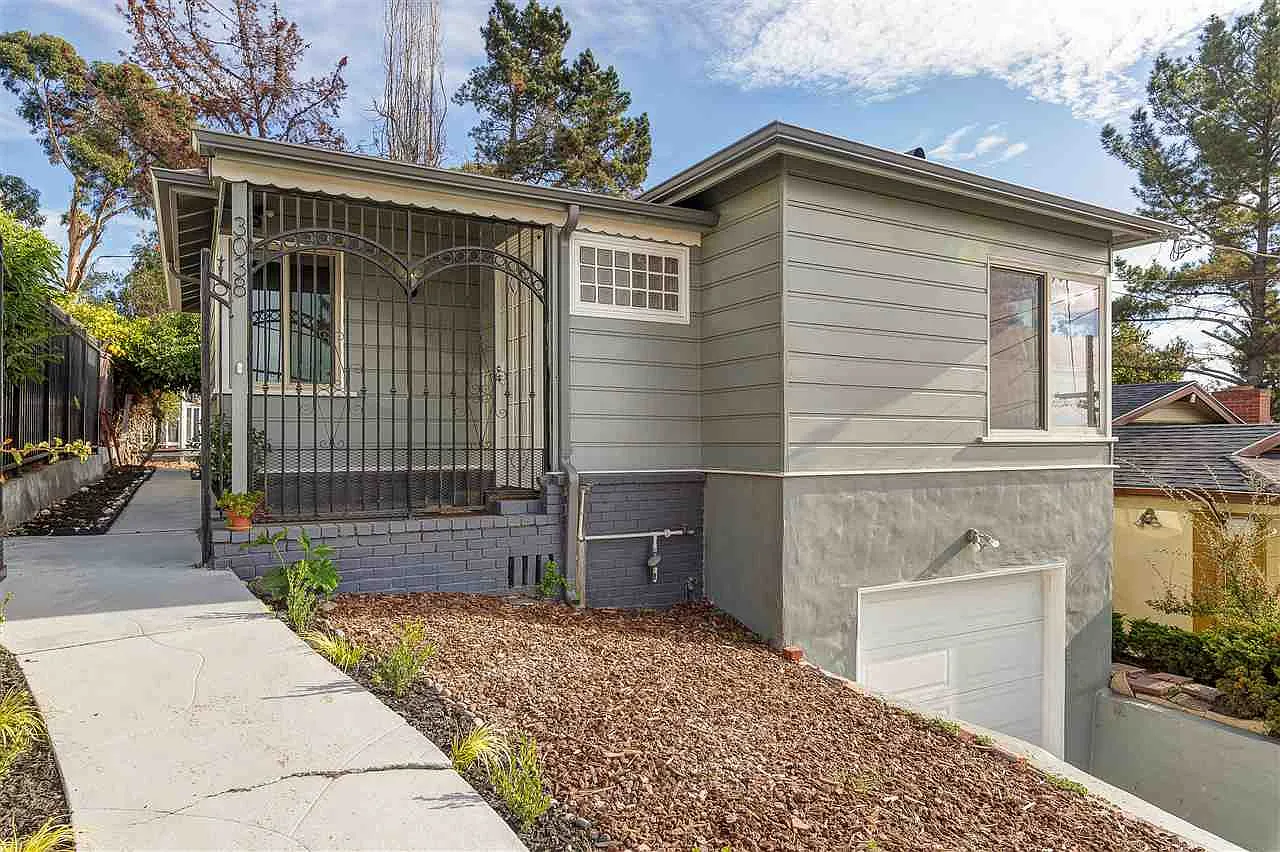 3038 75th Ave photo 1