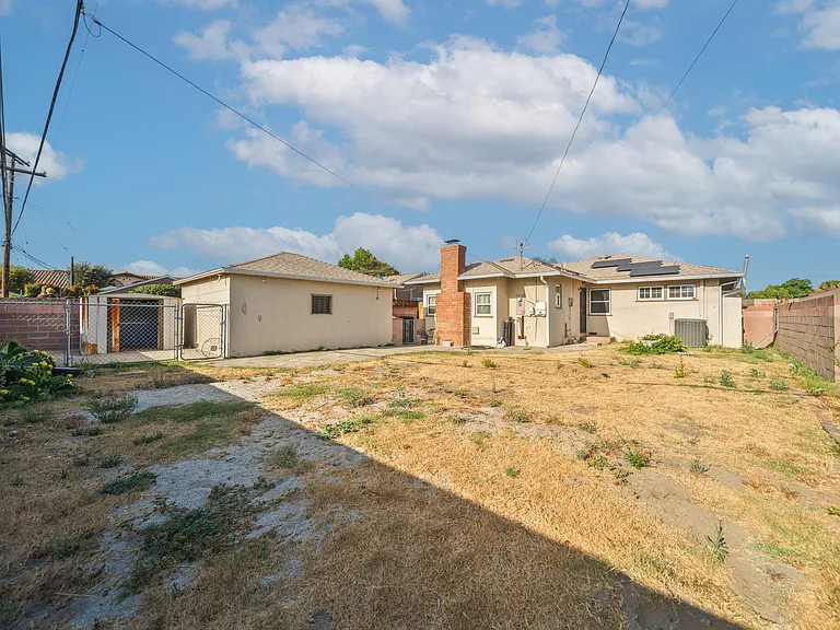 Lindell Ave — Photo 10