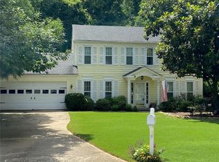 450 Barrington Dr E, Roswell, GA 30076