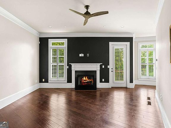 4th image of 3002 Lenox Rd NE Unit 300