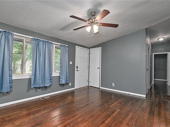 4th image of 8707 E 91st Ter