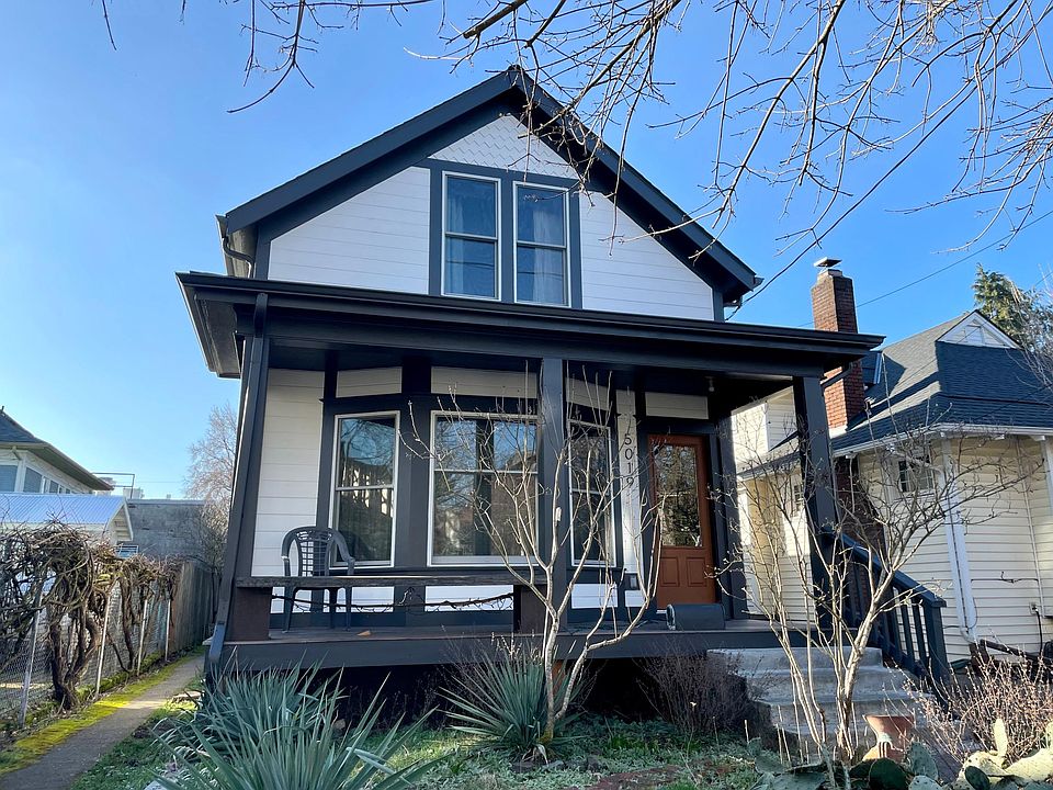 Front porch / Exterior