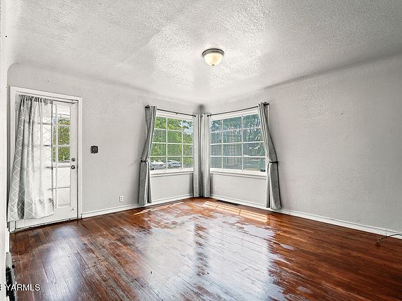 3rd image of 202 N 25th Ave