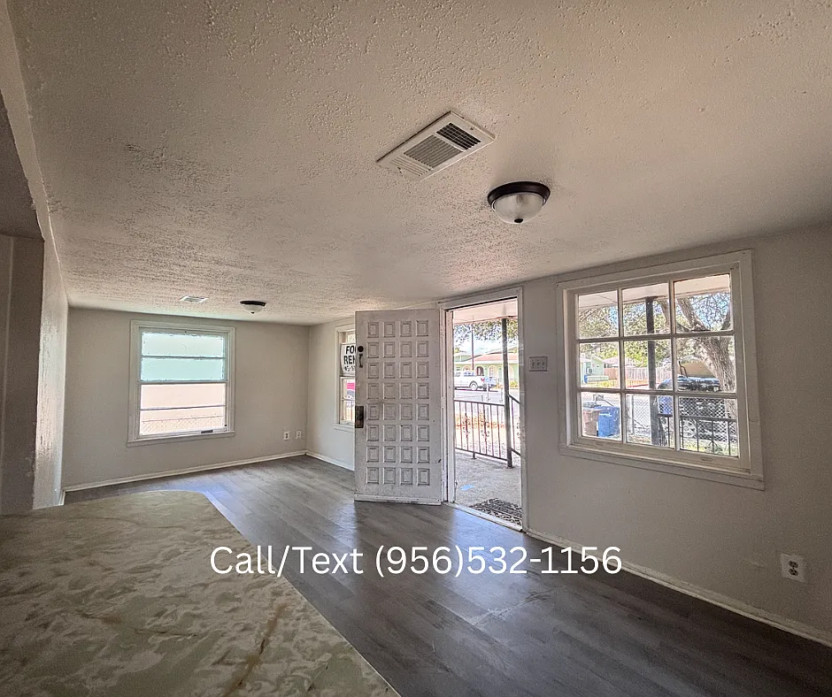 3 bed, 1200 sqft, $1,200 — Photo 1