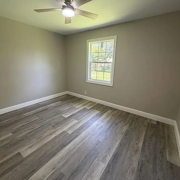 4920 Sue Ave — Photo 14