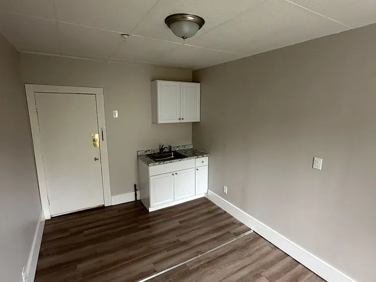 426 Fletcher St — Photo 5