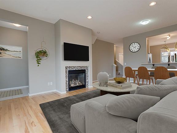4th image of 104 N Chapalina Sq SE