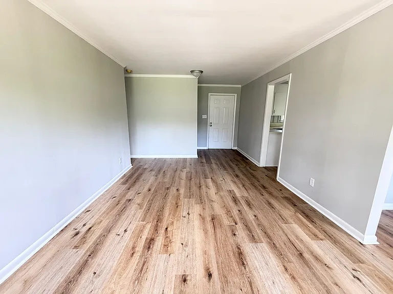 1107 W Park Ave — Photo 13