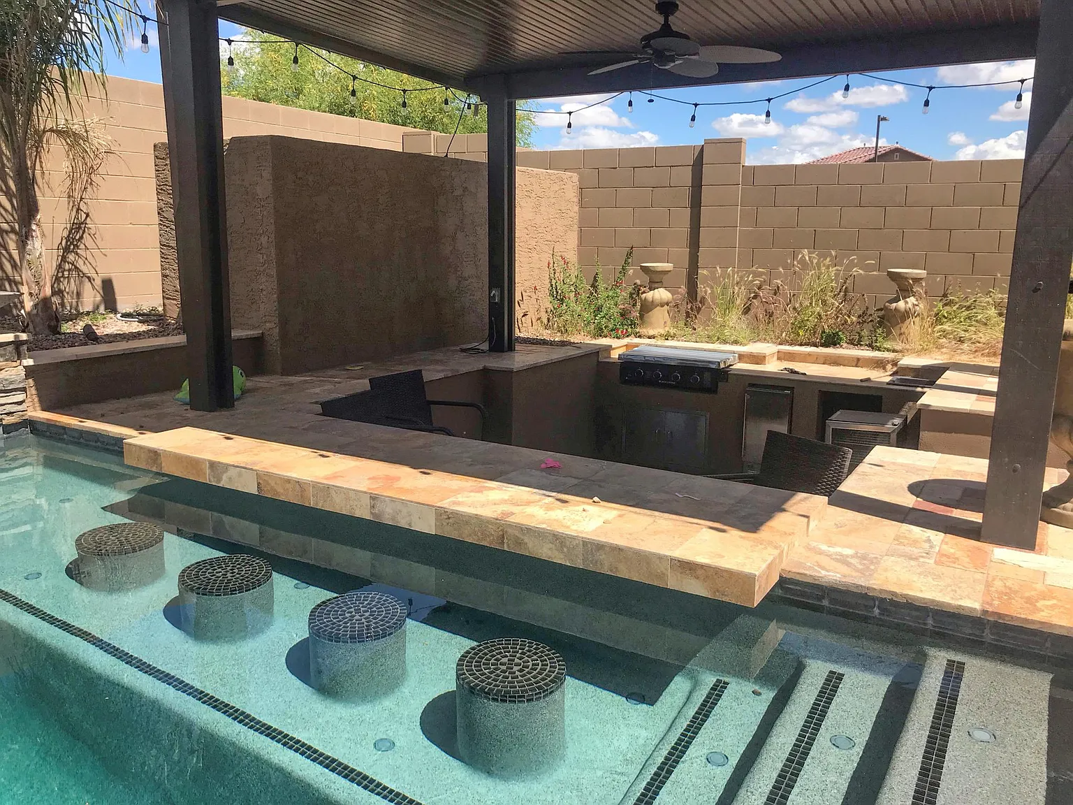 6 bed, 2697 sqft, $3,095 — Photo 2