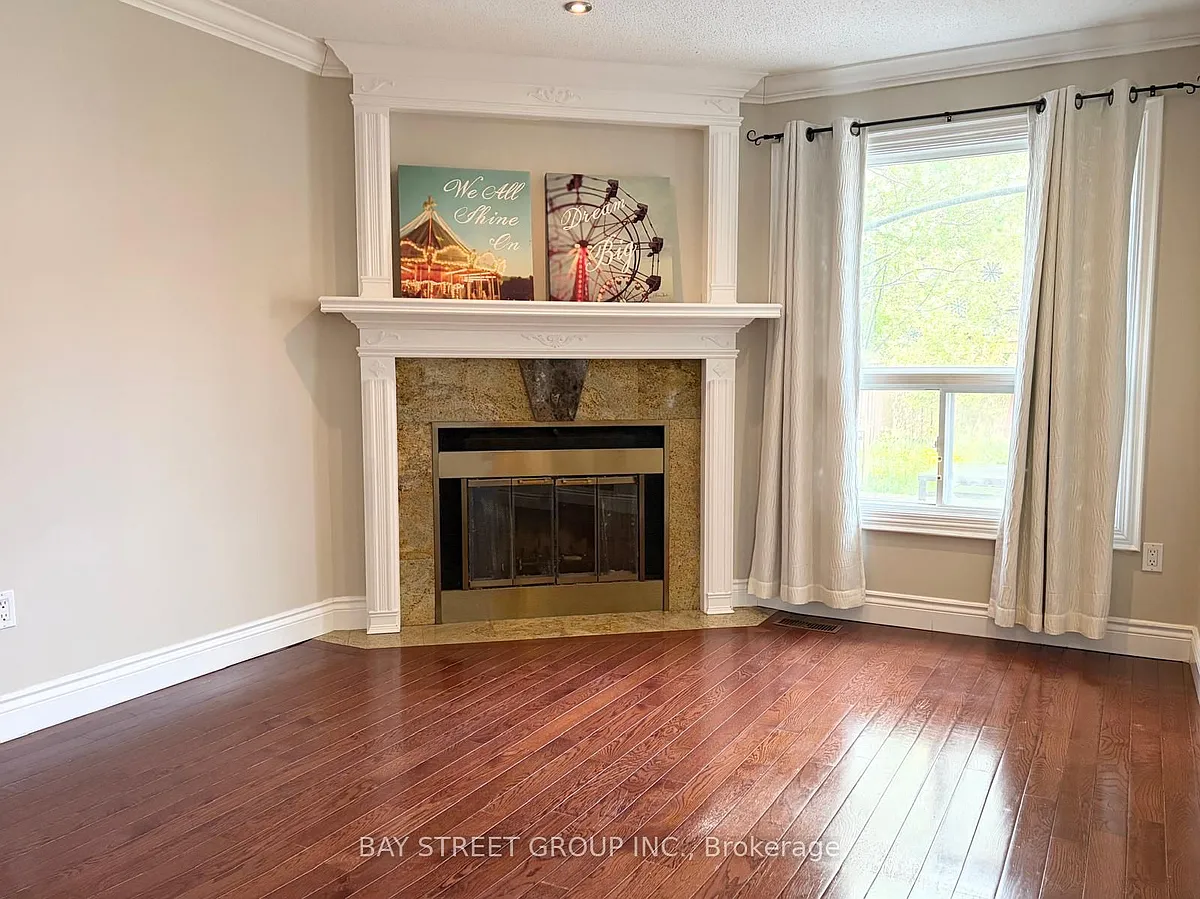 Building Photo - 3620 Cherrington Cres