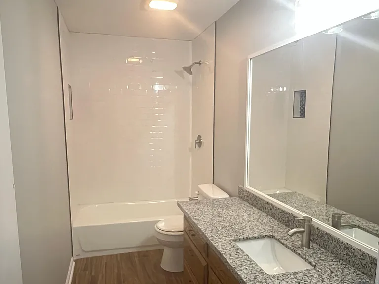 1719 Tallwood Dr — Photo 9