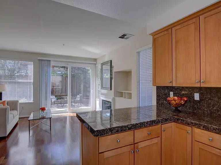1567 Oak Point Ter — Photo 12