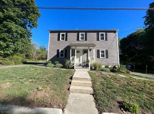 12 Cratetown Rd, Lebanon, NJ 08833