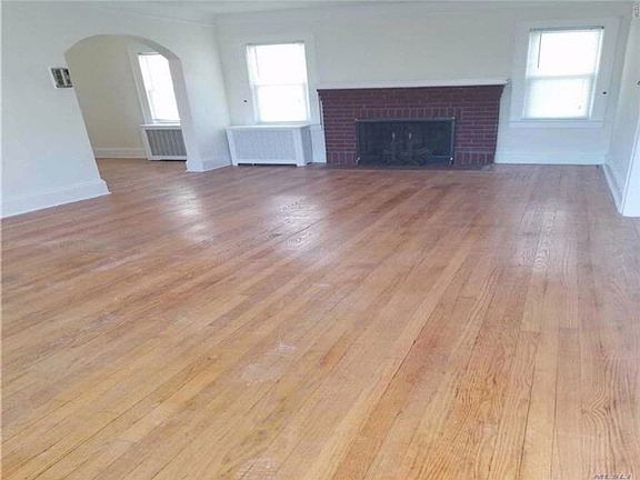 5th image of 14920 Bayside Ave Fl 1