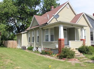 413 N Madison St, Clinton, IL 61727
