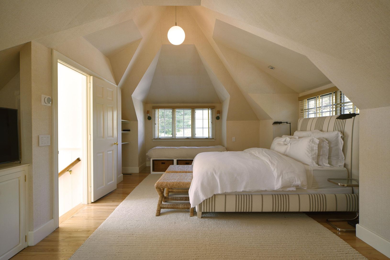  main house 2nd floor guest suite