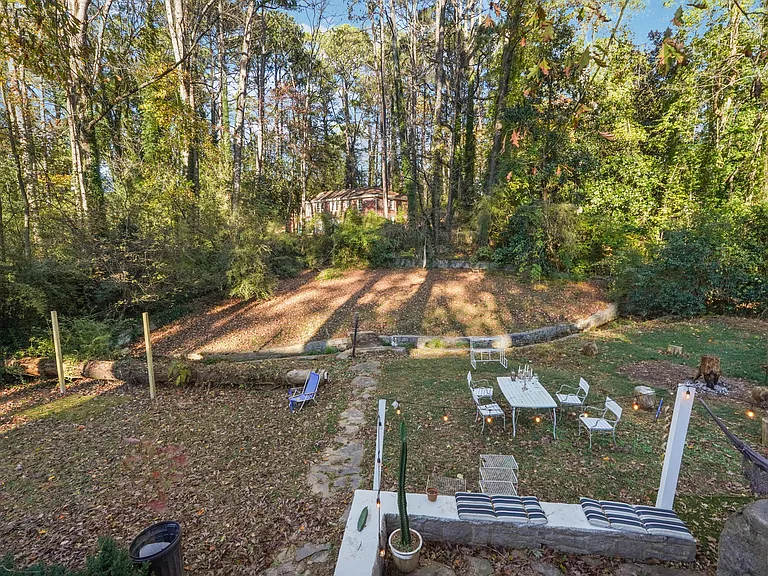 2071 E Roxboro Rd NE #B — Photo 12