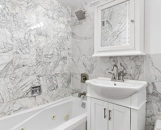 4th image of 333 E 75th St APT 10J