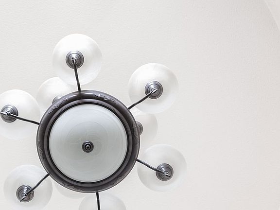 3rd image of 105 W Franklin Ave