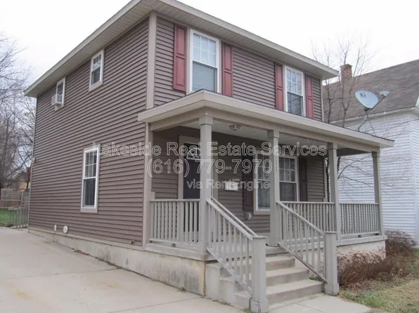 711 Logan St SE, Grand Rapids, MI 49503