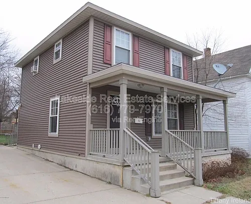 711 Logan St SE Photo 1