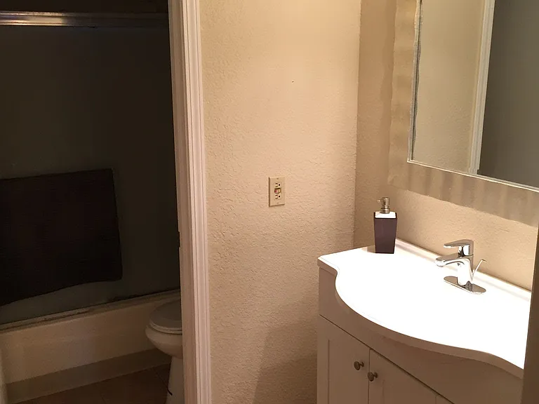 847 Rose Ave #5 — Photo 2
