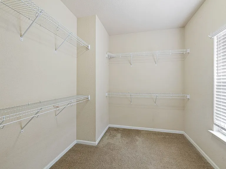 721 Tyler Way — Photo 32