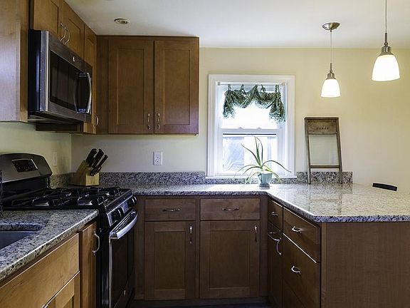 3rd image of 49 Macomber Ave
