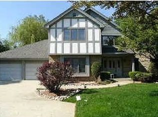 310 63rd St, Willowbrook, IL 60527