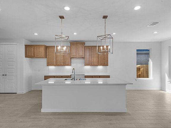 2nd image of 811 Orchard Vale Way
