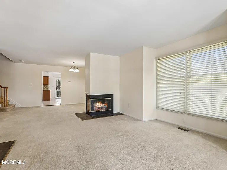 157 Northampton Dr — Photo 5