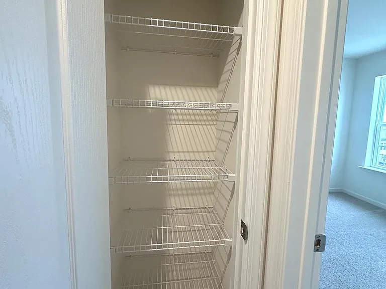 93 Stafford Pl — Photo 29