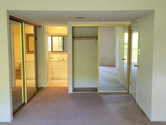 4th image of 9 Creekridge Ct