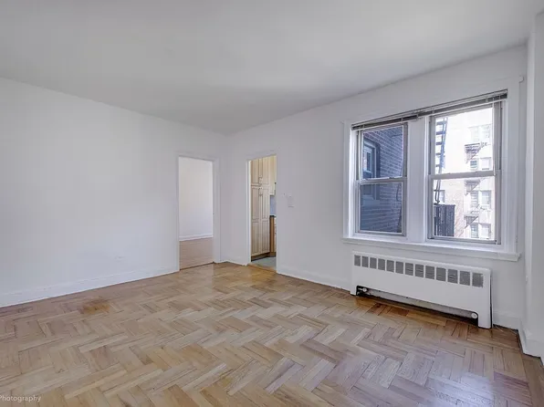 48-41 43rd St APT 5F, Woodside, NY 11377